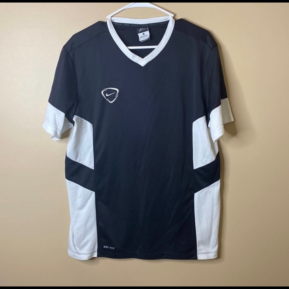 🔥 Black and White Nike Soccer Shirt - Excellent condition - L-Size